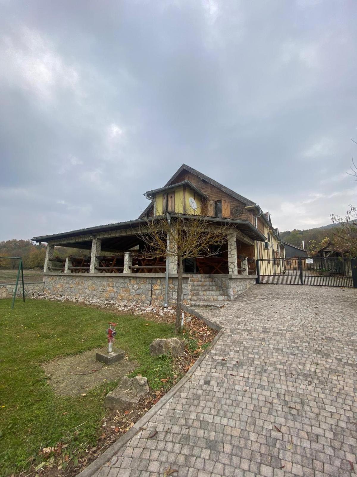 Forest Camp Bed & Breakfast Despotovac Bagian luar foto