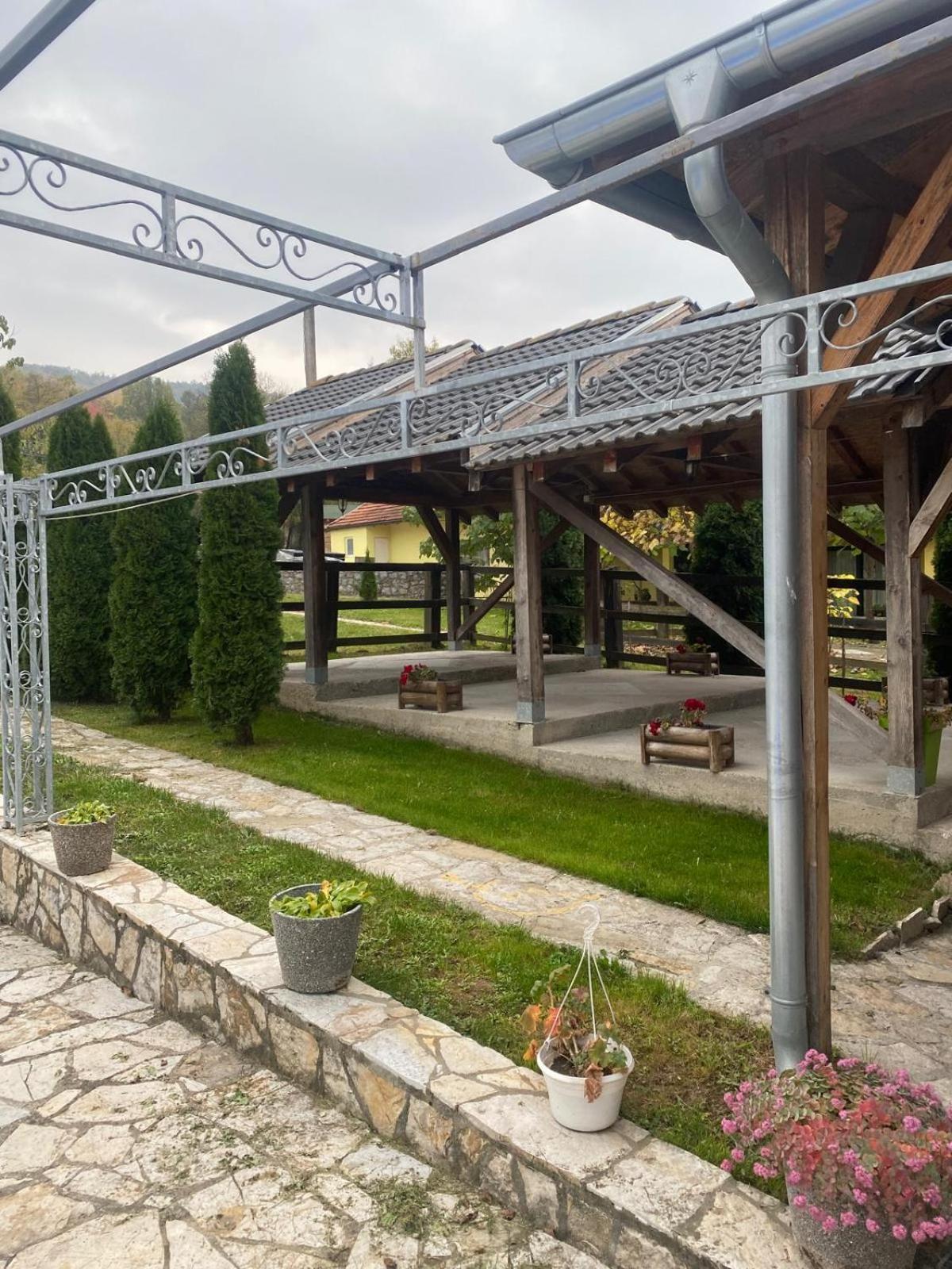 Forest Camp Despotovac Bagian luar foto