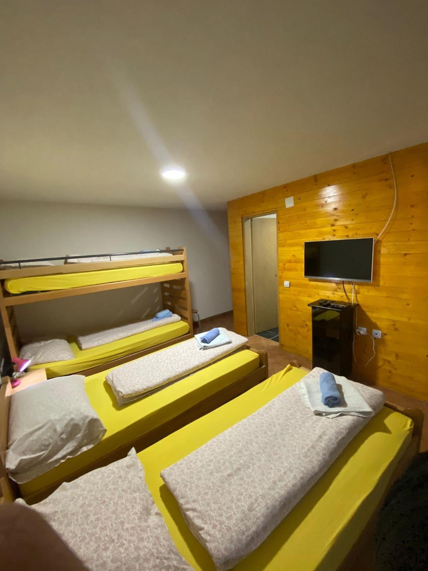 Forest Camp Bed & Breakfast Despotovac Bagian luar foto