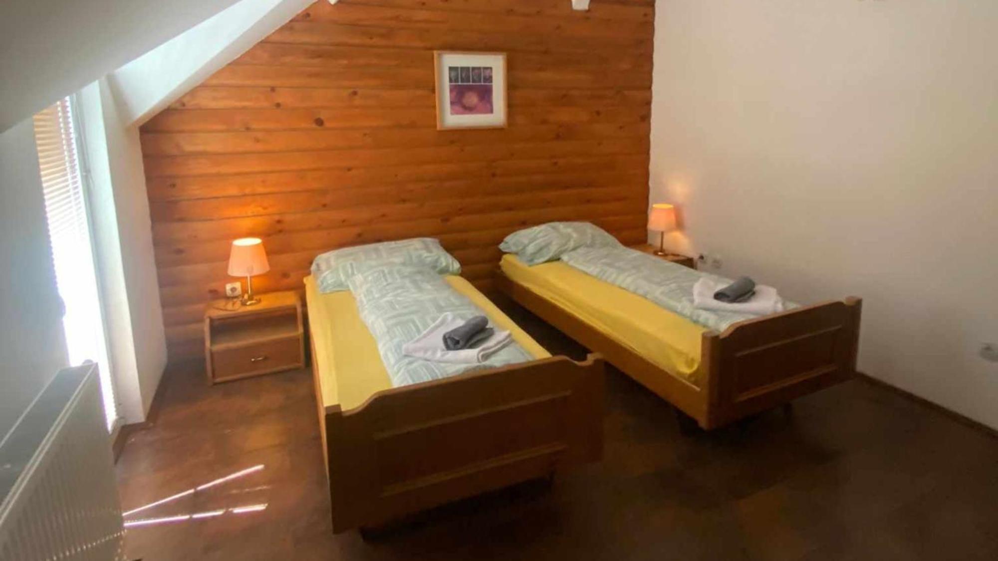 Forest Camp Bed & Breakfast Despotovac Bagian luar foto